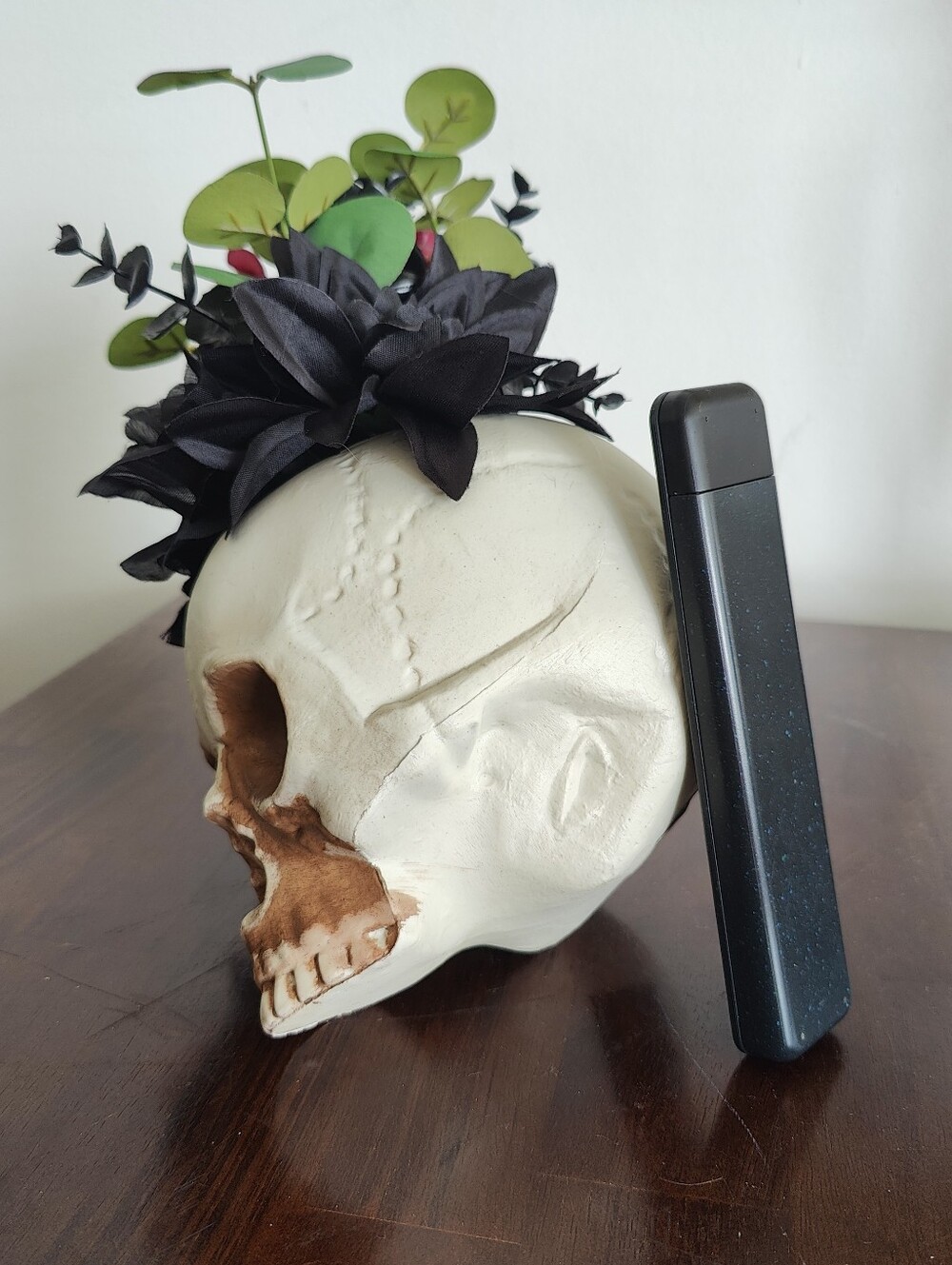 Halloween Decor Gothic Skull with floral arrangement - Picture 5 of 5